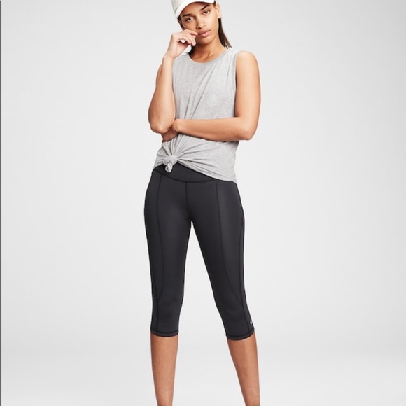 GAP Pants - New without tag!!! GapFit High Rise Crop Leggings in Sculpt Compression-women